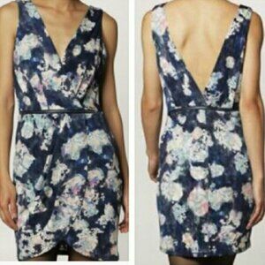 BCBGeneration Size 8 Blue Tulip Floral and Fun Hem Dress​​​​